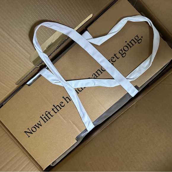 Away The Bigger Carry-On: Aluminum Edition - Brand new in box - Picture 9 of 12